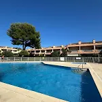 Helene 200m Plage, Piscine Et Terrain De Tennis