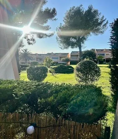 Helene 200m Plage, Piscine Et Terrain De Tennis * Le Pradet